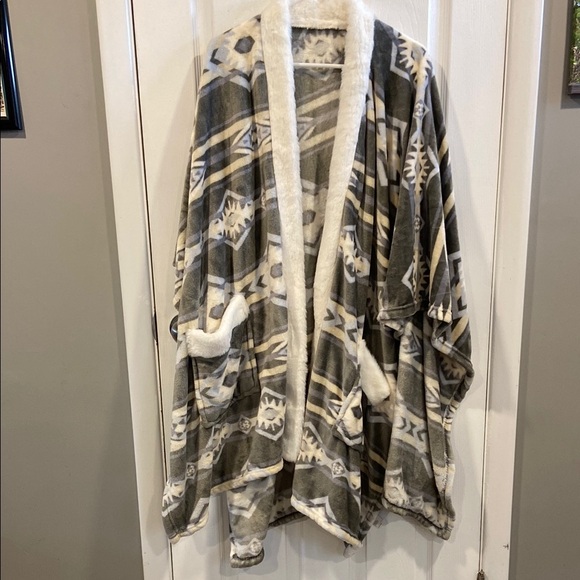 Charter Club Other - Charter Club Cozy Geometric Patterned Poncho Blanket